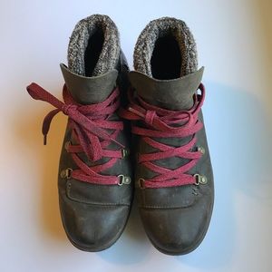 Merrell Shoes - Merrell hiking boots 6.5 Merrell Shoes - Merrell hiking boots 6.5